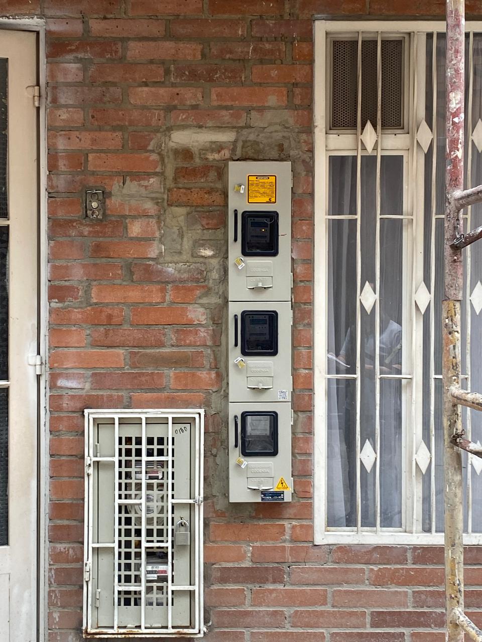 Cliente con certificación eléctrica A&G